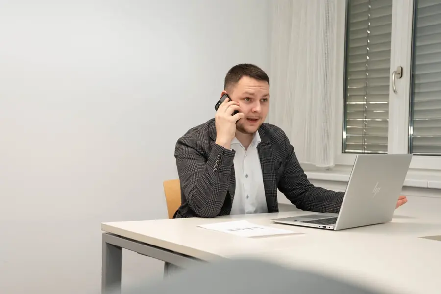 Alexander Rautar bei der persönlichen Beratung